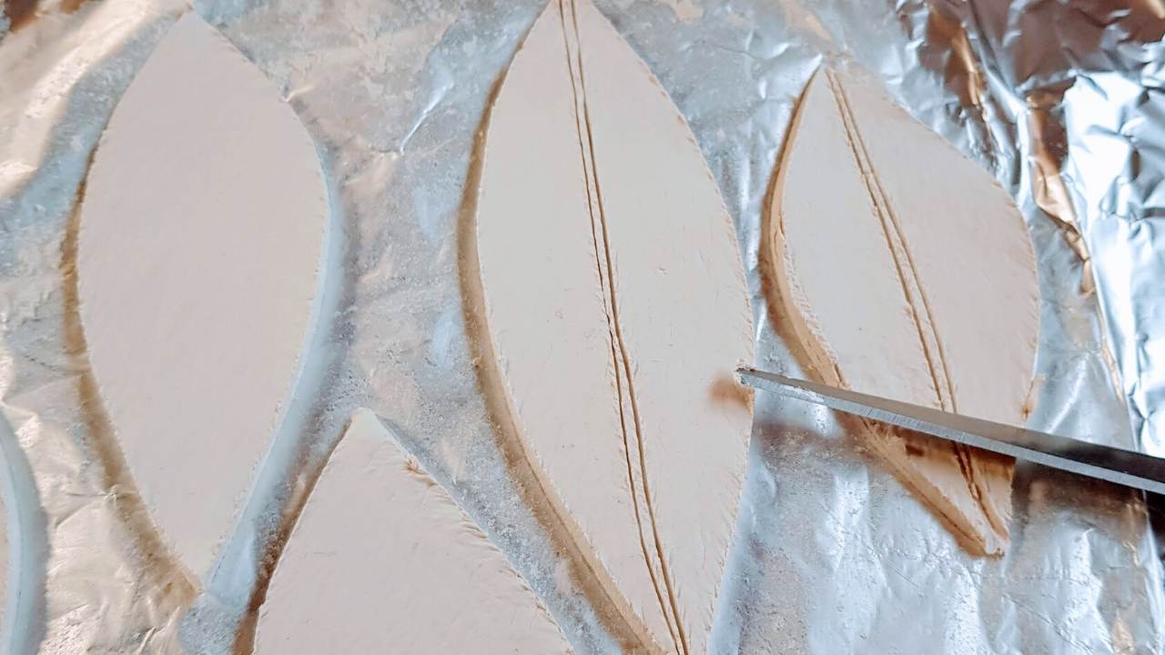 Air Dry Clay Feather Decorations - Kiwi Families